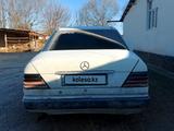 Mercedes-Benz E 260 1990 года за 900 000 тг. в Жетысай – фото 3