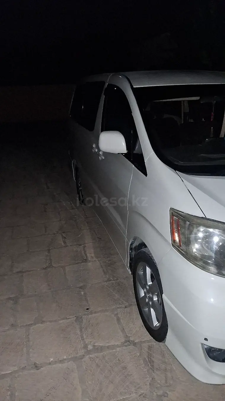 Toyota Alphard, 2005