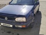 Volkswagen Golf 1994 года за 1 550 000 тг. в Семей