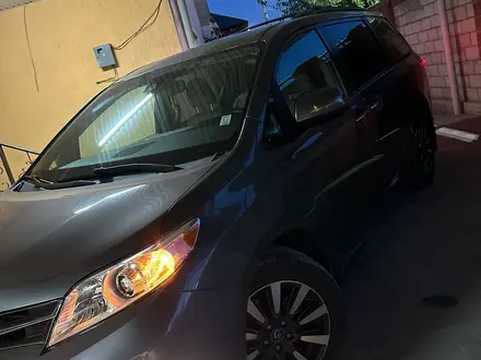 Toyota Sienna 2018 года за 15 500 000 тг. в Алматы – фото 30