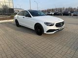 Mercedes-Benz E 450 2023 года за 33 000 000 тг. в Актобе – фото 3
