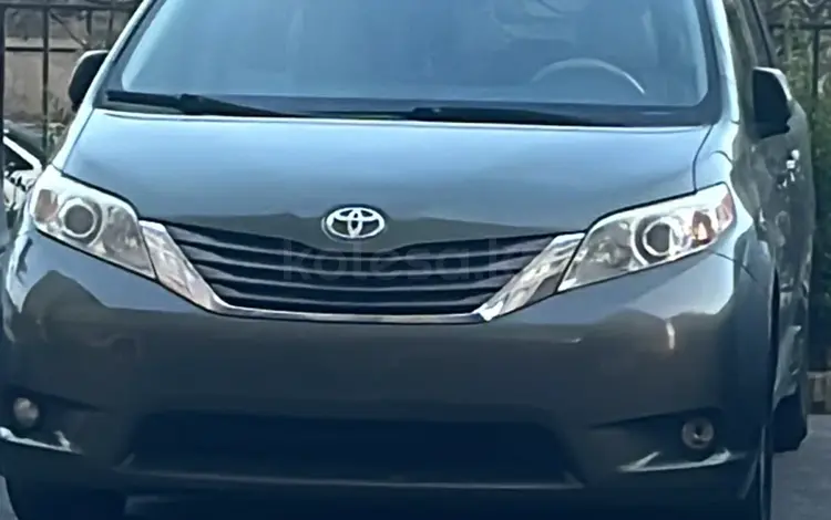 Toyota Sienna 2013 годаүшін8 200 000 тг. в Актау