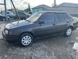 Volkswagen Vento 1993 года за 850 000 тг. в Туркестан – фото 2