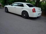 Chrysler 300C 2008 года за 7 000 000 тг. в Караганда – фото 2