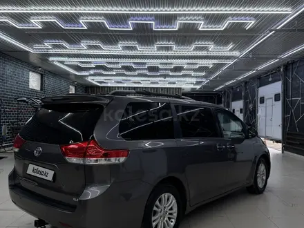 Toyota Sienna 2014 года за 12 600 000 тг. в Уральск – фото 12