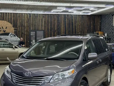 Toyota Sienna 2014 года за 12 600 000 тг. в Уральск