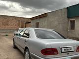 Mercedes-Benz E 230 1996 года за 2 300 000 тг. в Шу – фото 3