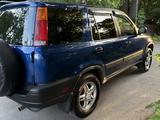 Honda CR-V 1998 года за 3 500 000 тг. в Алматы – фото 4