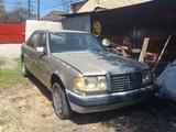 Mercedes-Benz E 230 1991 года за 400 000 тг. в Алматы