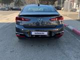 Hyundai Elantra 2019 годаfor6 100 000 тг. в Уральск – фото 2