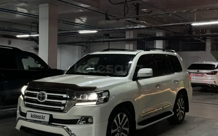 Toyota Land Cruiser 2016 года за 31 000 000 тг. в Астана