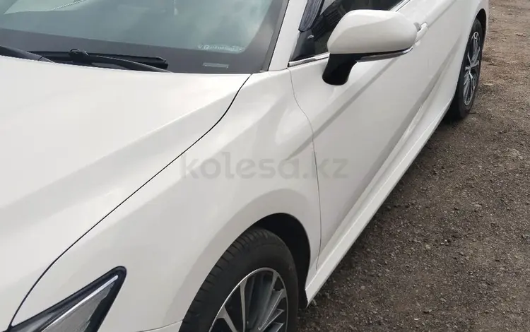 Toyota Camry 2022 года за 13 200 000 тг. в Астана