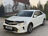 Toyota Camry 2016 года за 11 800 000 тг. в Шымкент – фото 3
