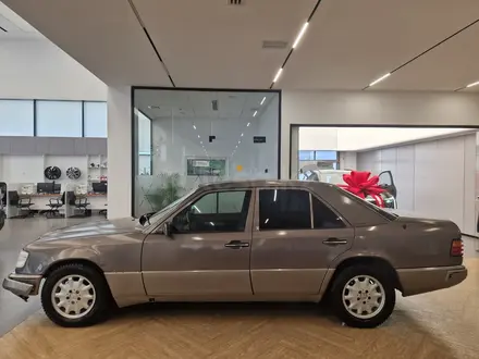 Mercedes-Benz E 230 1992 года за 1 250 000 тг. в Астана – фото 7