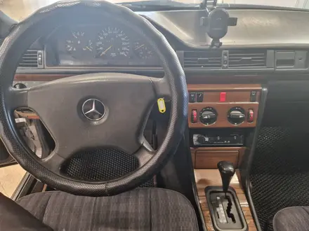 Mercedes-Benz E 230 1992 года за 1 250 000 тг. в Астана – фото 10