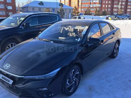 Hyundai Elantra 2023 года за 8 500 000 тг. в Петропавловск – фото 2