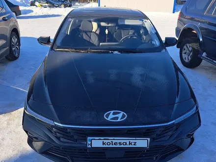 Hyundai Elantra 2023 года за 8 500 000 тг. в Петропавловск – фото 4