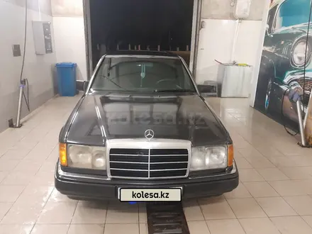 Mercedes-Benz E 220 1993 года за 2 300 000 тг. в Кызылорда – фото 2