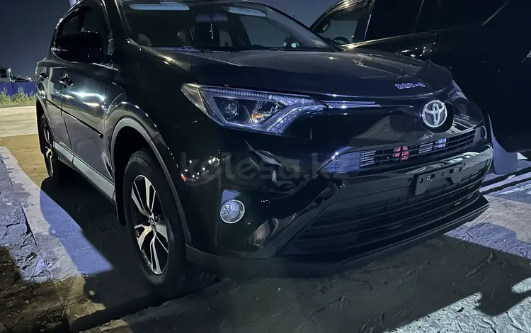 Toyota RAV4 2016 года за 7 750 000 тг. в Атырау