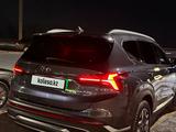 Hyundai Santa Fe 2022 года за 17 300 000 тг. в Алматы – фото 3