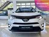 Toyota RAV4 2018 годаүшін11 290 000 тг. в Уральск – фото 2