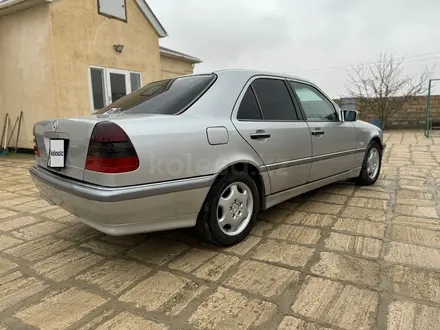 Mercedes-Benz C 240 2001 года за 3 600 000 тг. в Актау – фото 3