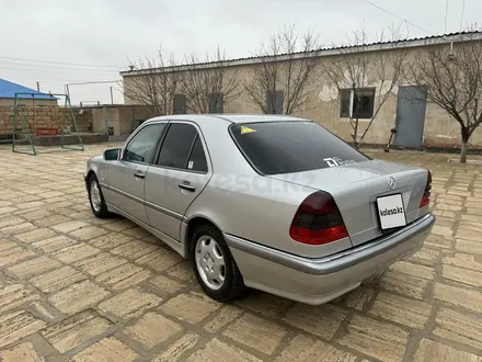 Mercedes-Benz C 240 2001 года за 3 600 000 тг. в Актау – фото 2