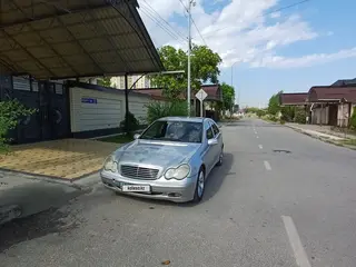 Mercedes-Benz C 240