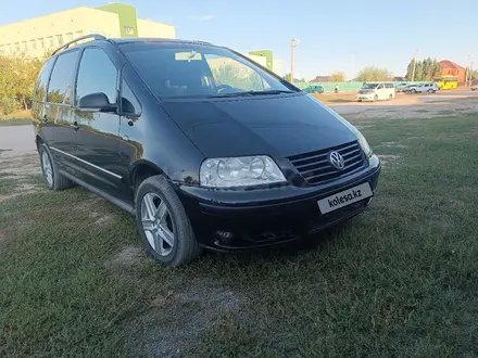 Volkswagen Sharan 2005 года за 3 200 000 тг. в Актобе – фото 8