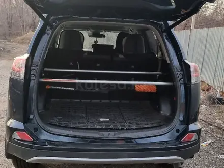 Toyota RAV4 2018 года за 12 500 000 тг. в Усть-Каменогорск – фото 12