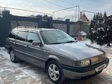 Volkswagen Passat 1993 годаfor2 500 000 тг. в Алматы – фото 2