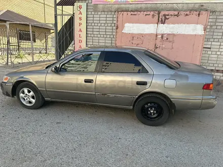 Toyota Camry 2000 года за 2 800 000 тг. в Семей – фото 4