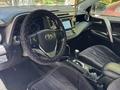 Toyota RAV4 2015 года за 10 000 000 тг. в Актобе – фото 10