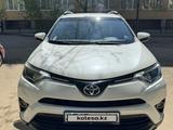 Toyota RAV4 2015 годаүшін10 000 000 тг. в Актобе