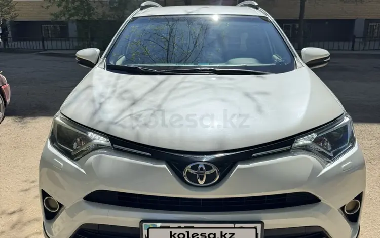 Toyota RAV4 2015 года за 10 000 000 тг. в Актобе