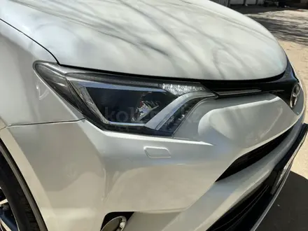 Toyota RAV4 2015 года за 10 000 000 тг. в Актобе – фото 6