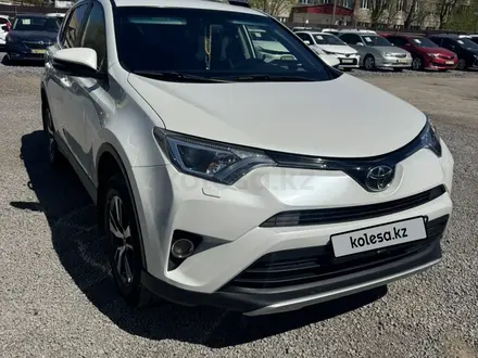 Toyota RAV4 2015 года за 10 000 000 тг. в Актобе – фото 8