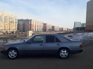 Mercedes-Benz E 230