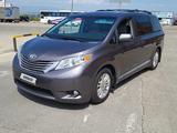 Toyota Sienna 2015 годаfor11 500 000 тг. в Атырау