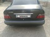 Mercedes-Benz E 280 1994 года за 2 600 000 тг. в Шымкент – фото 2