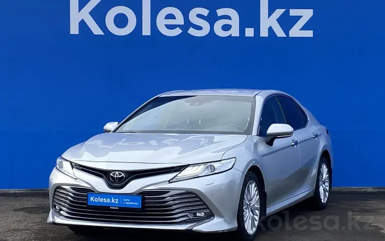 Toyota Camry 2018 года за 17 080 000 тг. в Алматы