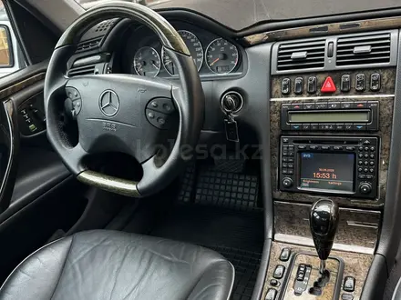 Mercedes-Benz E 320 2000 года за 7 500 000 тг. в Алматы – фото 32