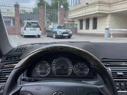 Mercedes-Benz E 320 2000 года за 7 500 000 тг. в Алматы – фото 36
