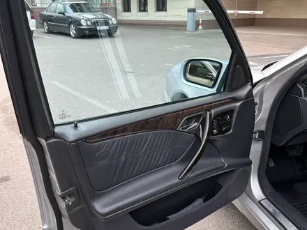 Mercedes-Benz E 320 2000 года за 7 500 000 тг. в Алматы – фото 39