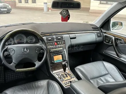 Mercedes-Benz E 320 2000 года за 7 500 000 тг. в Алматы – фото 40