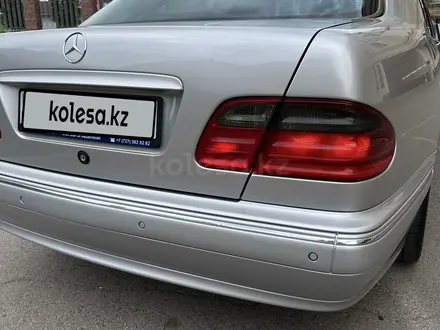 Mercedes-Benz E 320 2000 года за 7 500 000 тг. в Алматы – фото 8
