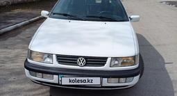 Volkswagen Passat 1993 годаүшін2 800 000 тг. в Караганда – фото 2