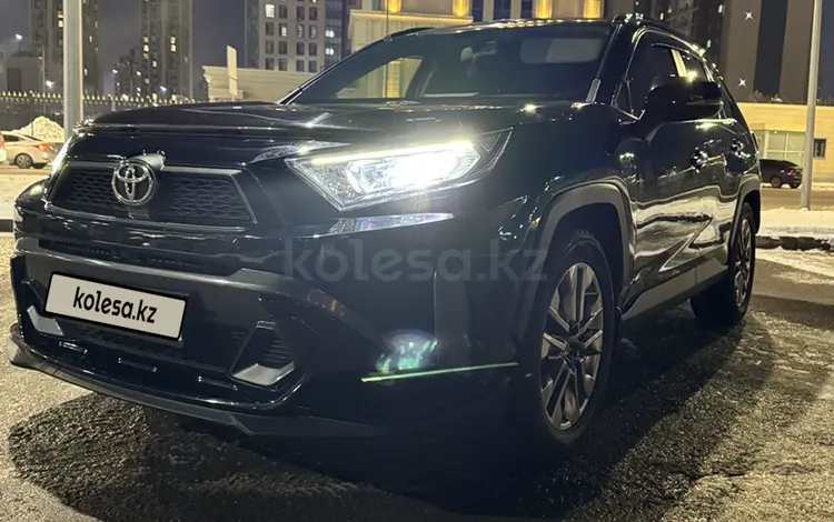 Toyota RAV4 2020 года за 16 500 000 тг. в Астана