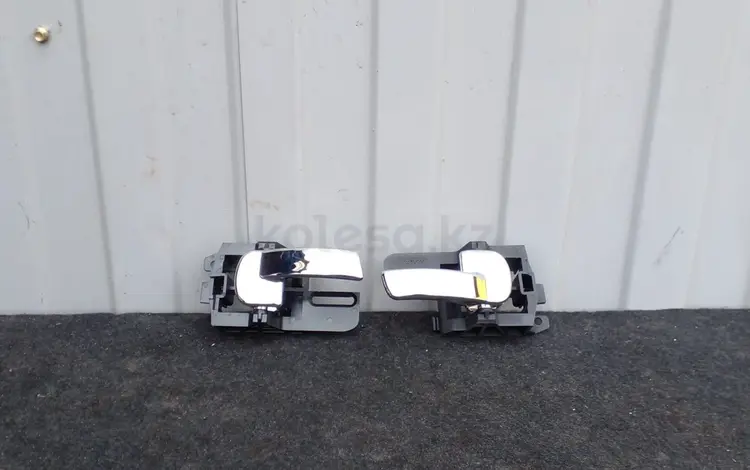 Ручка внутренняя nissan qashqai j10 за 2 541 тг. в Астана