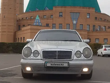 Mercedes-Benz E 280 1999 года за 3 200 000 тг. в Павлодар